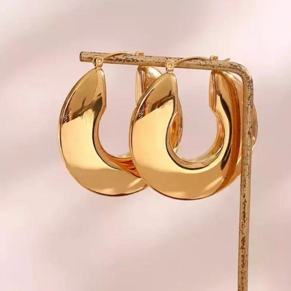 NEW 18K GOLD HOLLOW HOOP EARRINGS, NICE EARRINGS, CUTE EARRINGS - Picture 2 of 7